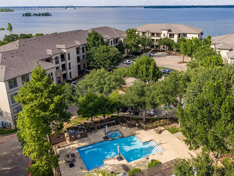 500 Waters Edge Dr #313 — Photo 33