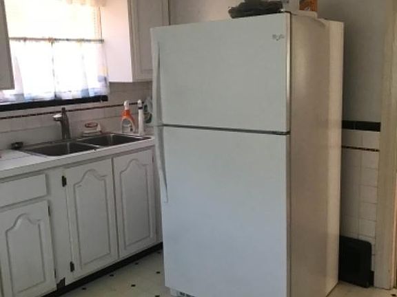 5th image of 6708 Myron Ave