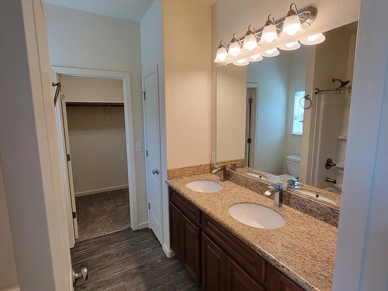 211 Danielson Ln — Photo 13