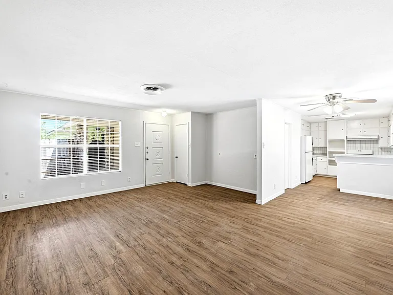 8204 Exmoor Dr #B — Photo 8