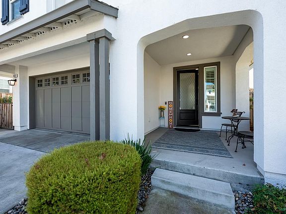 3rd image of 1653 Wildflower Way