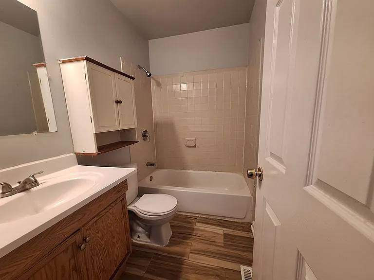 3890 Poplar Ave — Photo 9