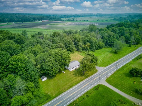 674 County Route 6, Phoenix, NY 13135