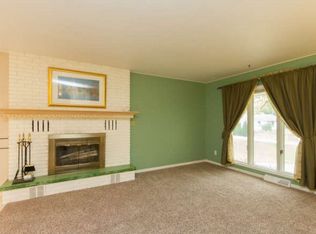 1324 Park Ct, Neenah, WI 54956