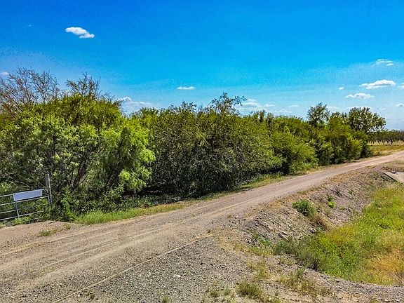 3rd image of 1022 Silver Bridge Rd