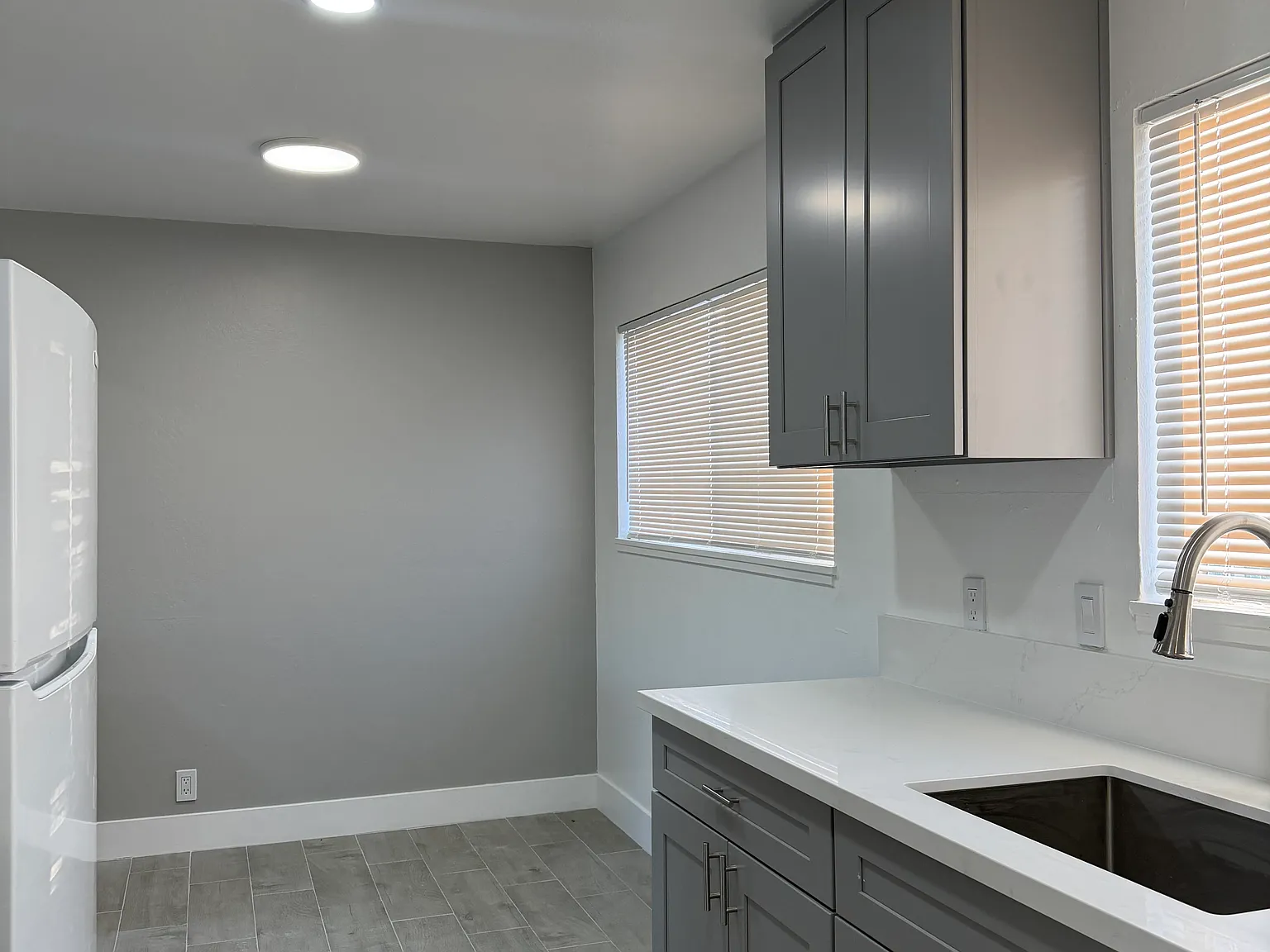 2 bed, 900 sqft, $2,700 — Photo 4