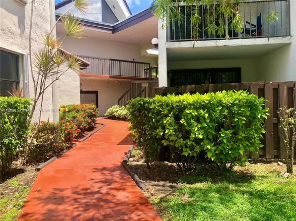 9429 Fontainebleau Blvd APT 101-33, Miami, FL 33172