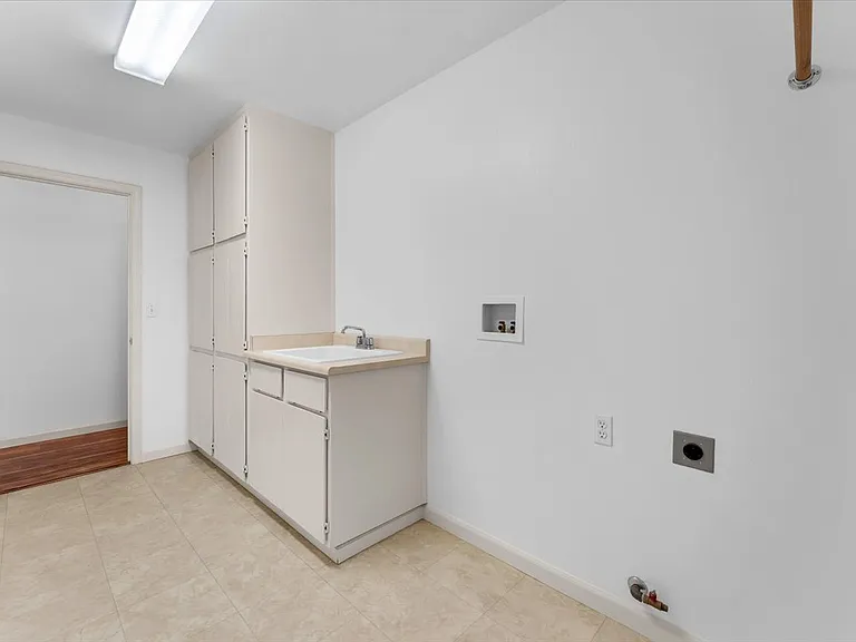 2863 Sandstone Dr — Photo 30