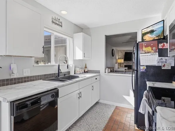 35 Casa Blanca Ct Unit 2B, Lake Ozark, MO 65049