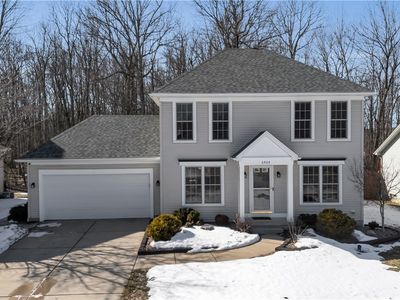 6464 White Oak Way, Lake View, NY, 14085