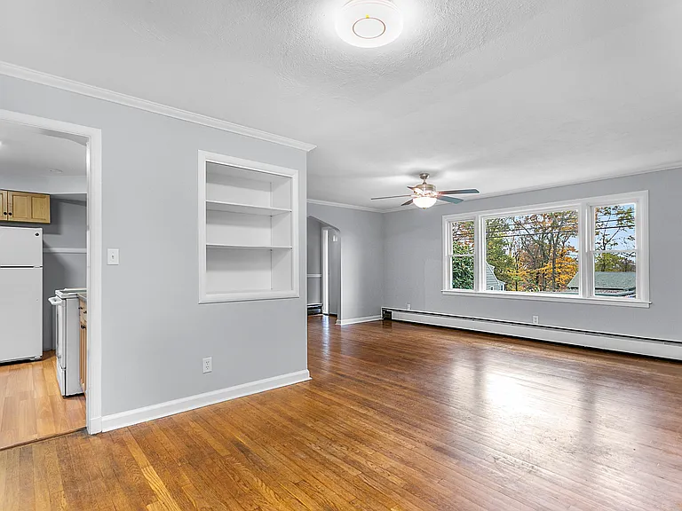15 Glen Spring Dr — Photo 11