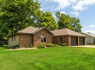 1001 E 9th St, Mountain Grove, MO 65711