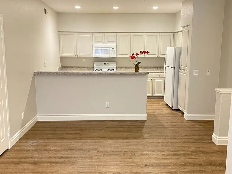 12360 Carmel Country Rd #B108 — Photo 11