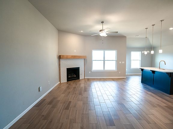 2nd image of 1017 Acacia Creek Dr