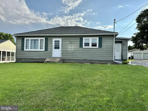 1056 Valley Rd, Mertztown, PA 19539