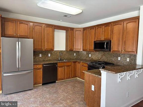 5th image of 57 Windsor Pond Rd