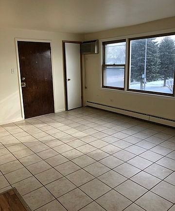 3rd image of 624 Sibley Blvd APT 2W