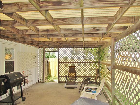 4th image of 1409 Glover St N