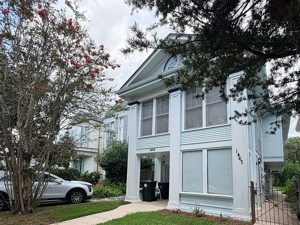 1467 Calhoun St