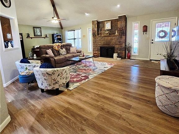 3rd image of 227 Schwartz Dr