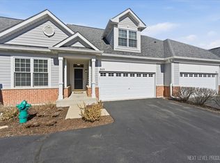 869 Cambridge Dr, Batavia, IL 60510