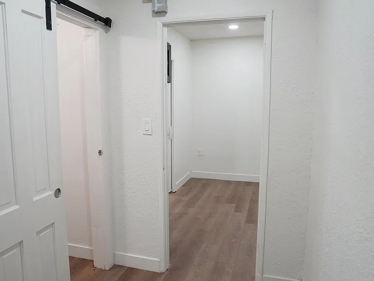 21 Sandalwood Dr — Photo 3