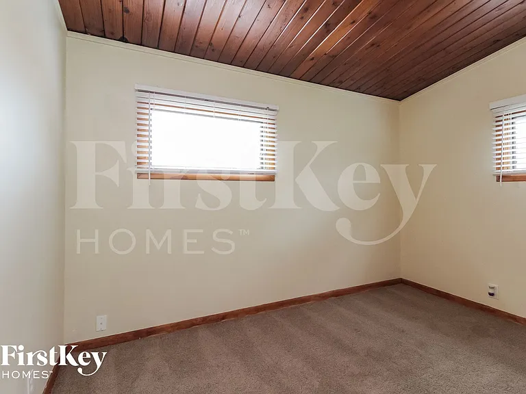 1054 Kenmore Ave — Photo 12