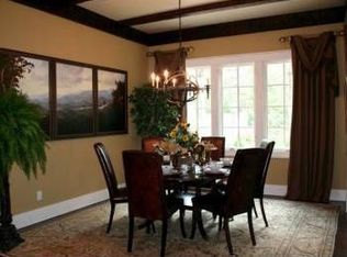 576 Chestnut St, Highlands, NC 28741