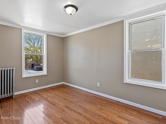5th image of 1115 30th Dr APT 2R