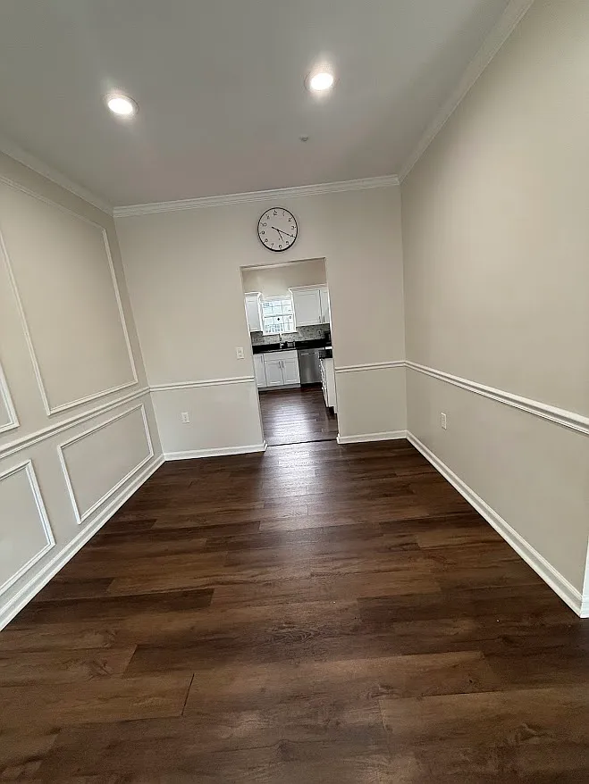 4 bed, 2052 sqft, $3,200 — Photo 3