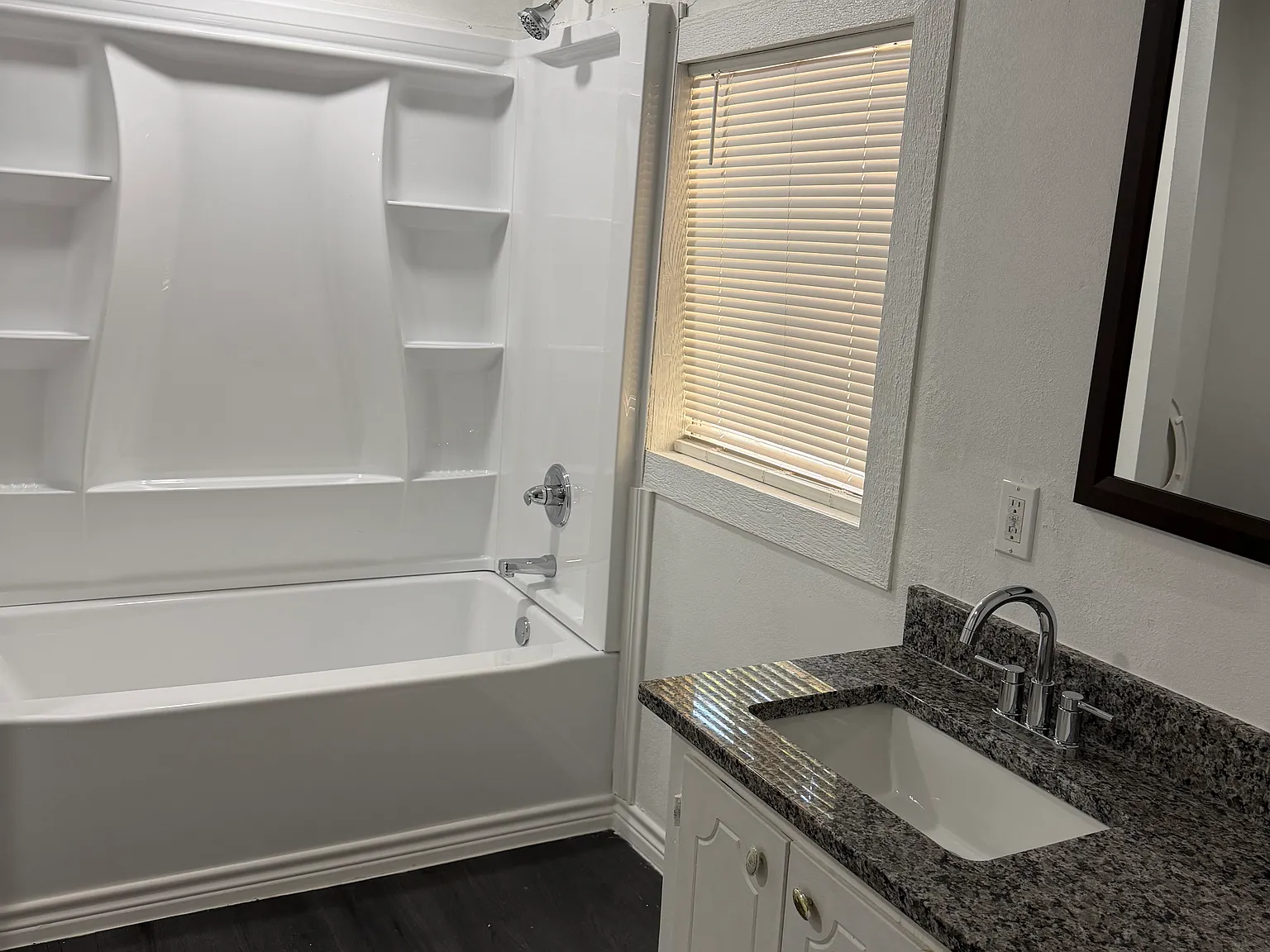 3 bed, 2.5 bath, 1566 sqft, $1,695 — Photo 3