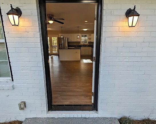 4th image of 537 Eastside Dr