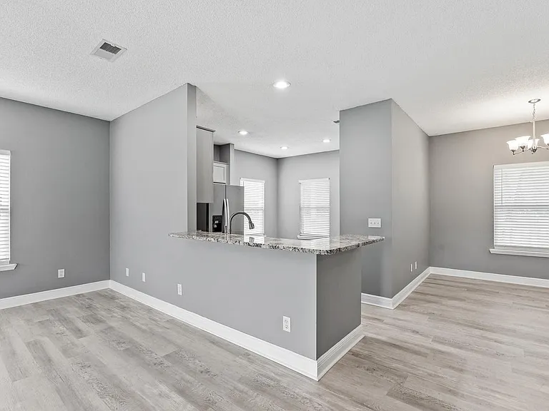 621R Bob Miller Rd — Photo 2