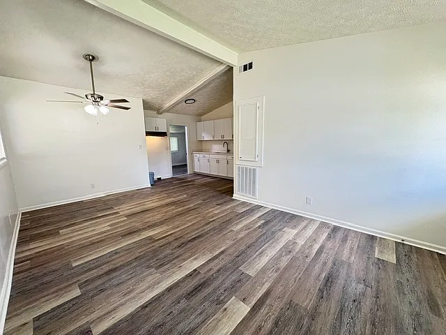 3652 Grier Ave — Photo 4