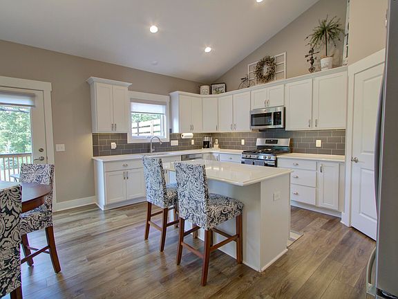 5th image of 4821 Honeycrisp Dr