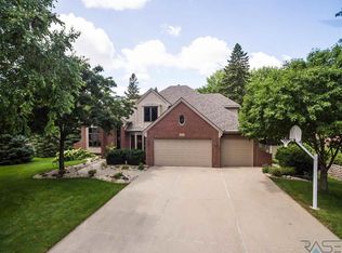 2817 S Old Orchard Cir, Sioux Falls, SD 57103