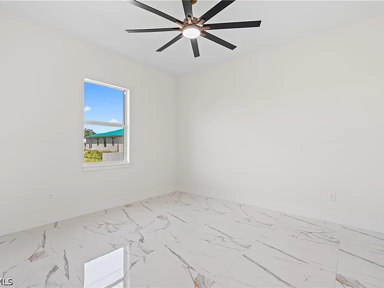 430 Petite Ave — Photo 27