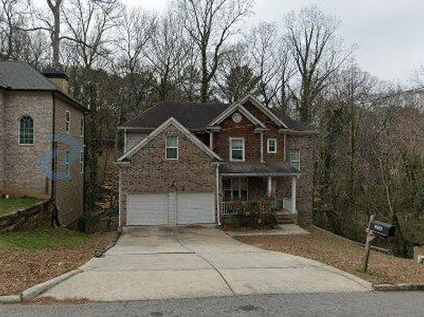 506 Waterford Rd NW