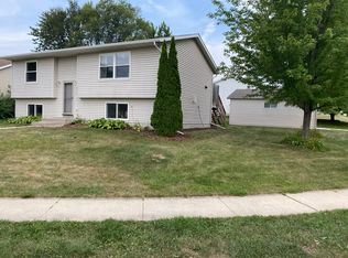 4932 10th St NW, Rochester, MN 55901