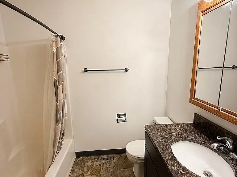 1240 Daleview Dr #1 — Photo 9