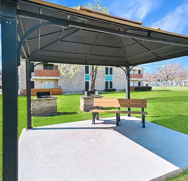 601 Bellaire Dr — Photo 6