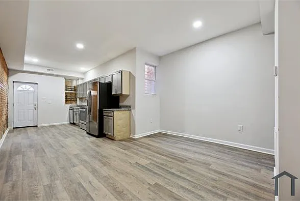 2141 W Fayette St — Photo 8