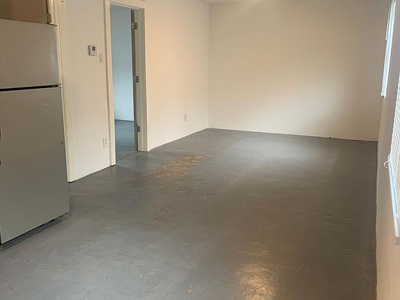 3rd image of 7485 Pitt St #3