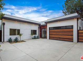 3704 Whitespeak Dr, Sherman Oaks, CA 91403