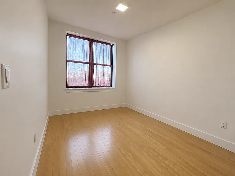 709 Hart St #5E — Photo 6