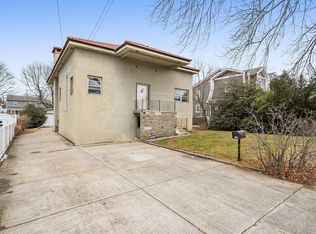 181 Walnut St, Lynbrook, NY 11563