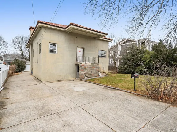 181 Walnut Street, Lynbrook, NY 11563