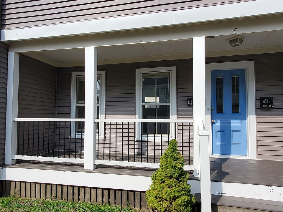Private entrance and porch