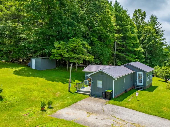 3091 Mallory Rd, Galax, VA 24333