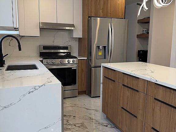 2nd image of 78 Kristopher Dr